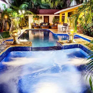 Hacienda Boutique And Solo Adultos Frühstückspension